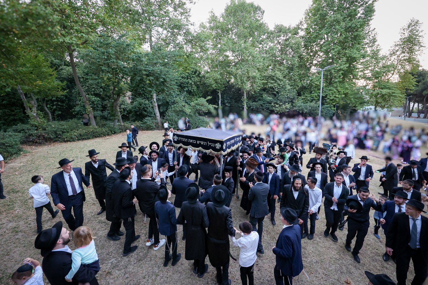 הכנסת ס"ת לקהילת 'בית שלמה' בירושלים