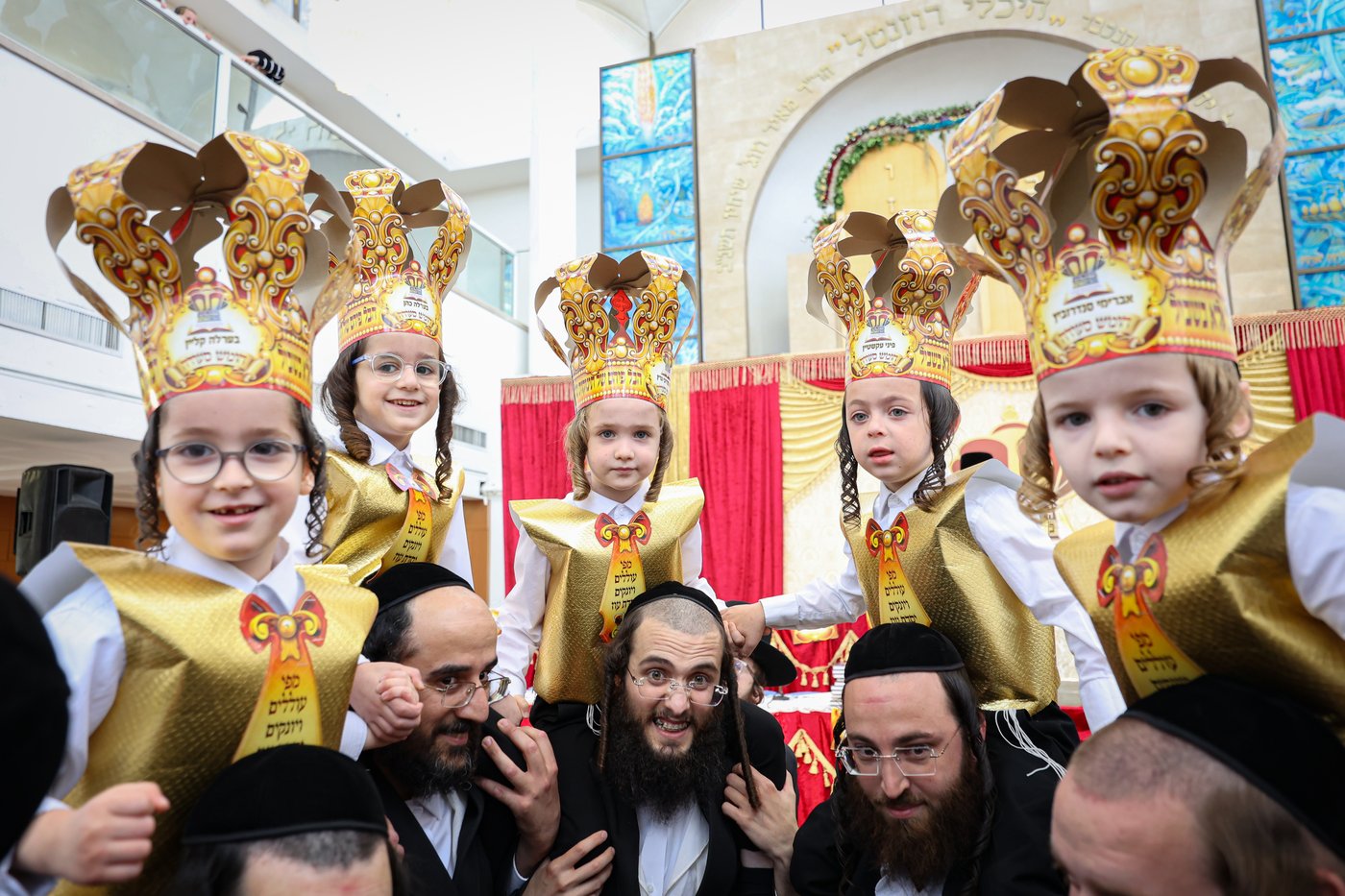 מסיבת חומש בתלמוד תורה נדבורנה
