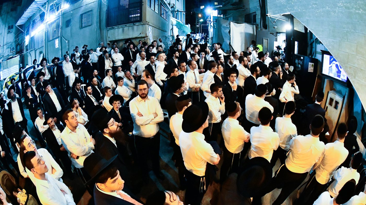 הגאון רבי ישראל בונים שרייבר בשיחה בבית השם