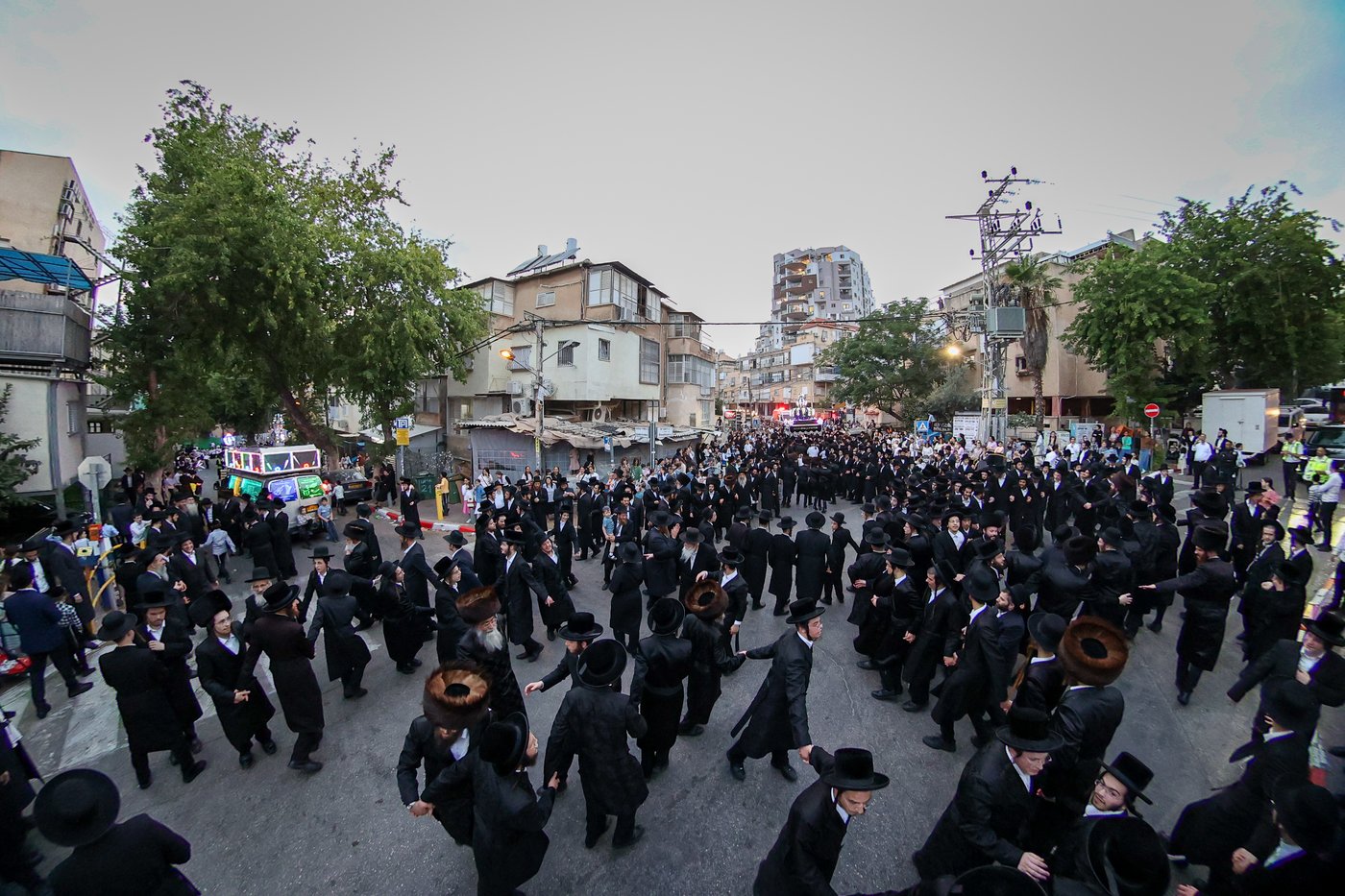 הכנסת ס"ת לישיבת אלכסנדר