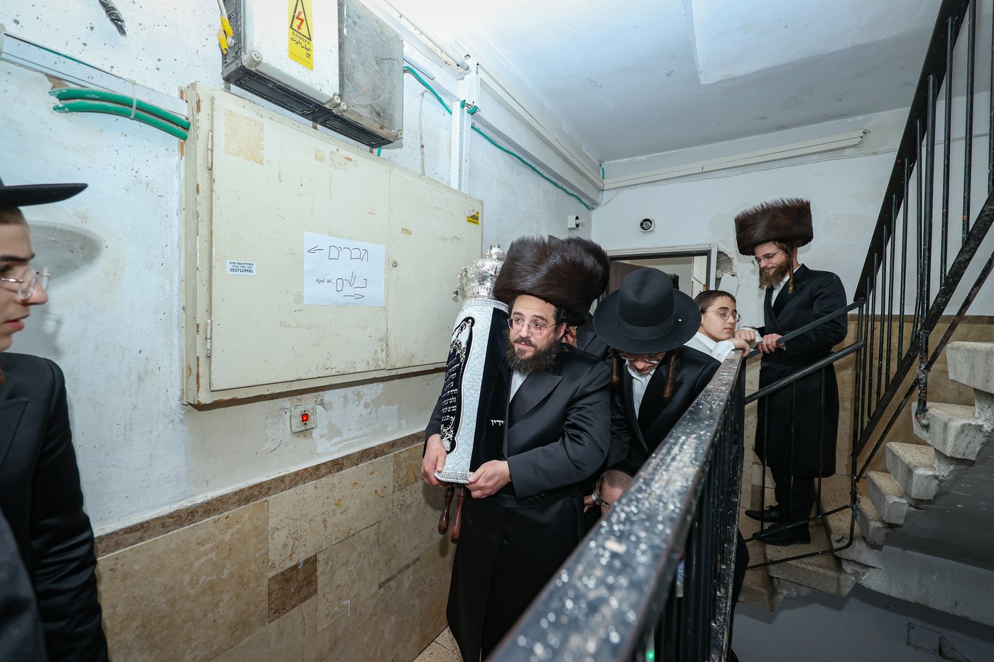 הכנסת ס"ת לישיבת אלכסנדר