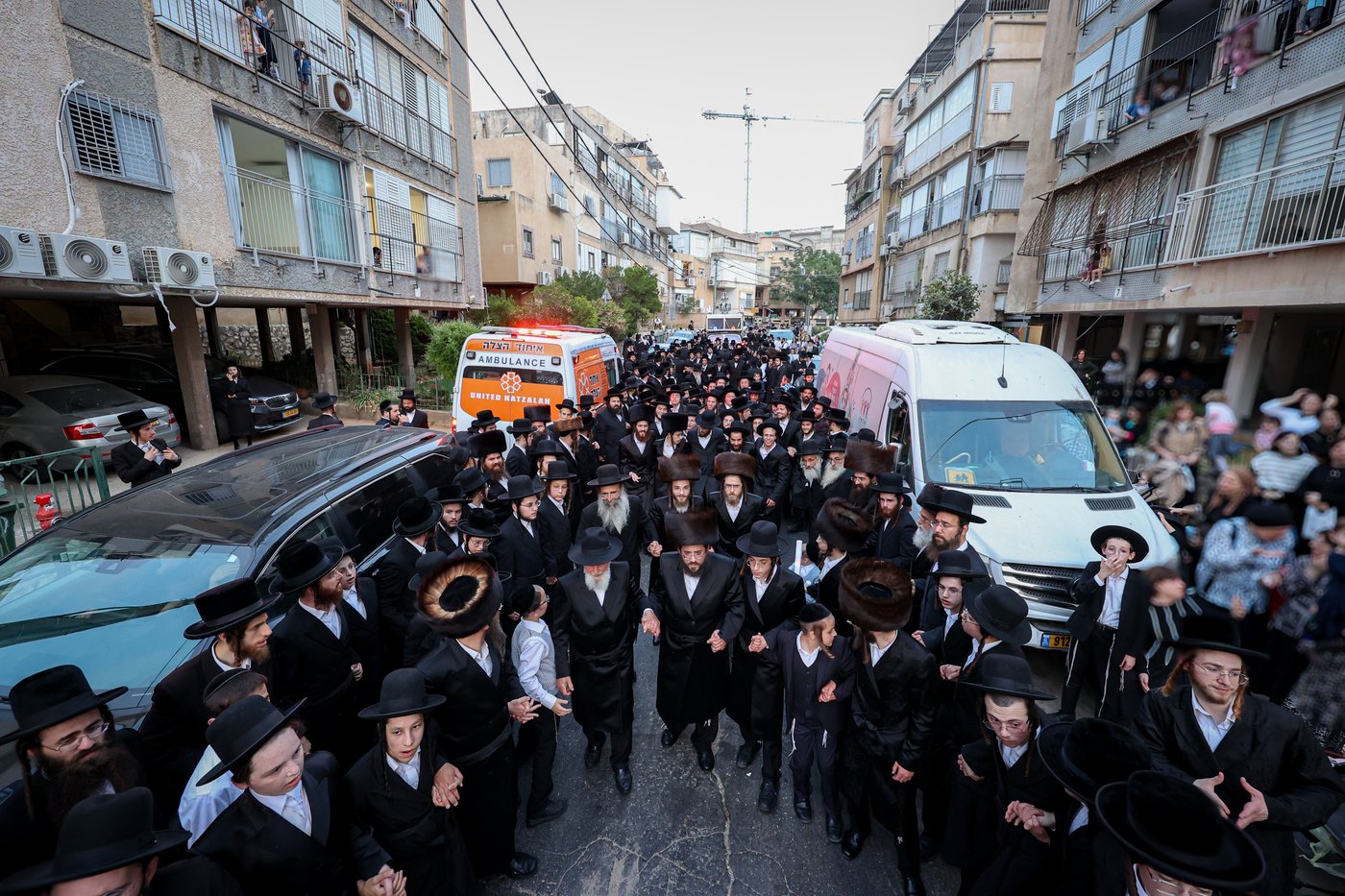 הכנסת ס"ת לישיבת אלכסנדר