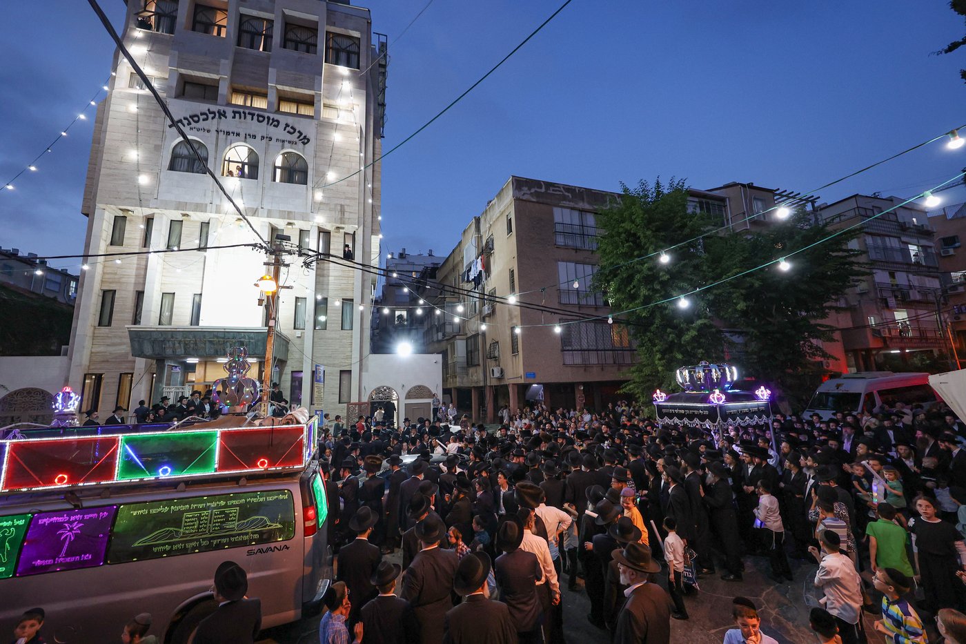 הכנסת ס"ת לישיבת אלכסנדר