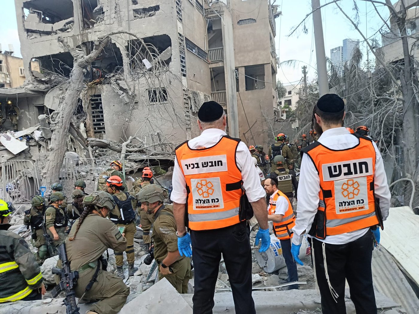 מטח קטלני: 8 נרצחים בפתח תקווה, בני ברק וחיפה | כ"ץ: "תושבי טהרן ישלמו מחיר"