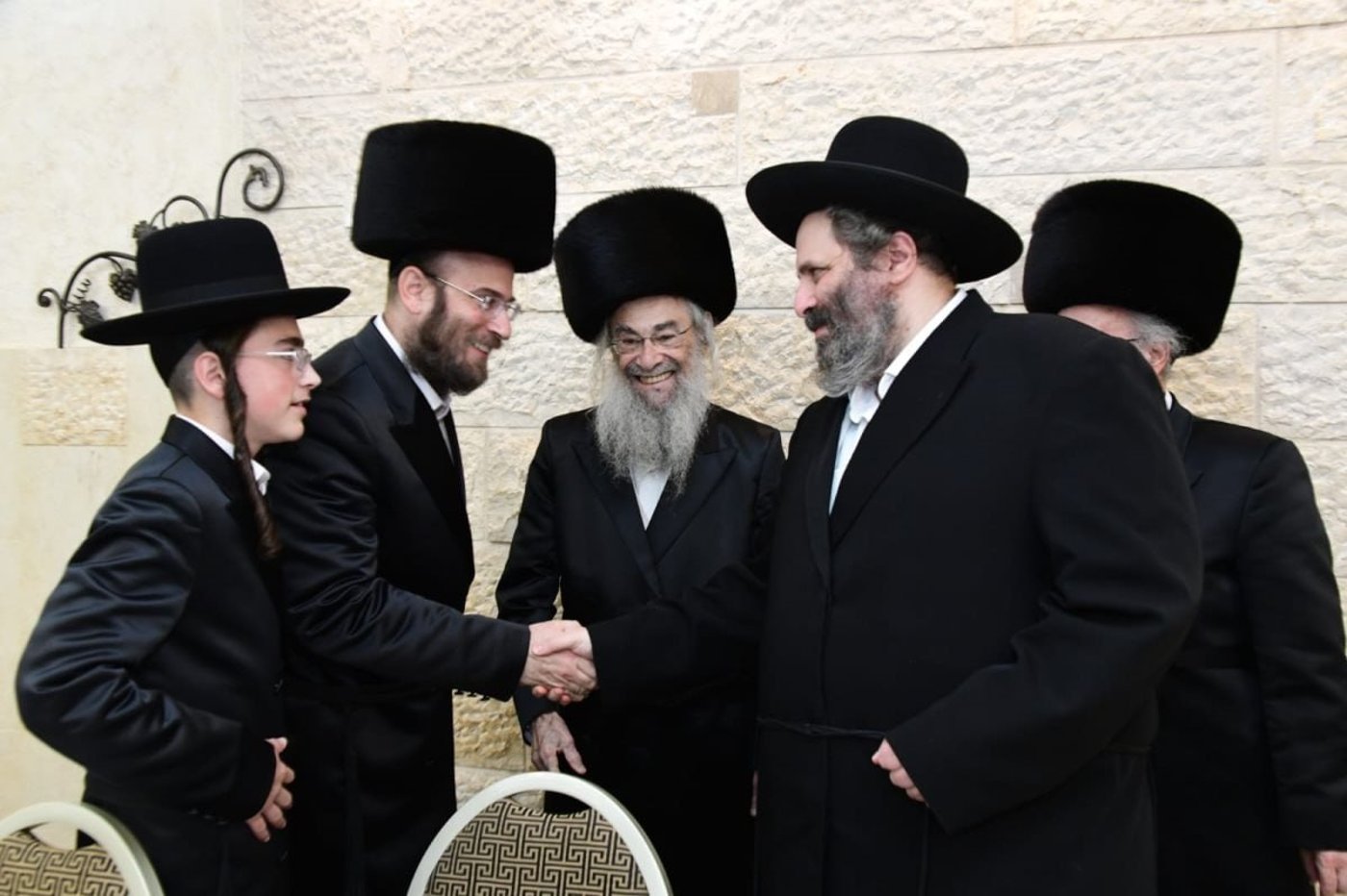 הרה"צ רבי שלמה צבי אלתר, עם המנוח ז"ל