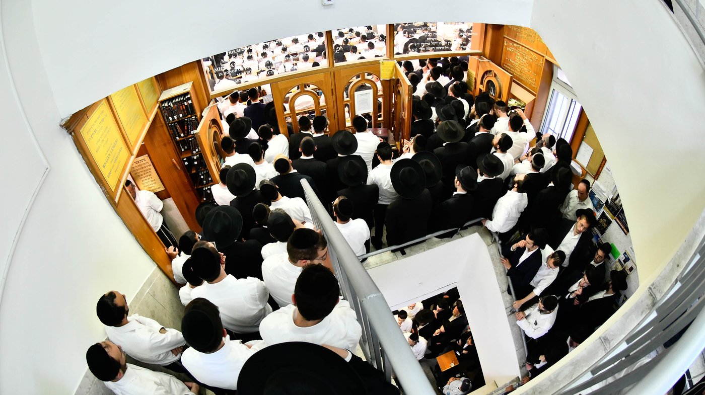 עצרת תפילה והתעוררות בישיבת מיר