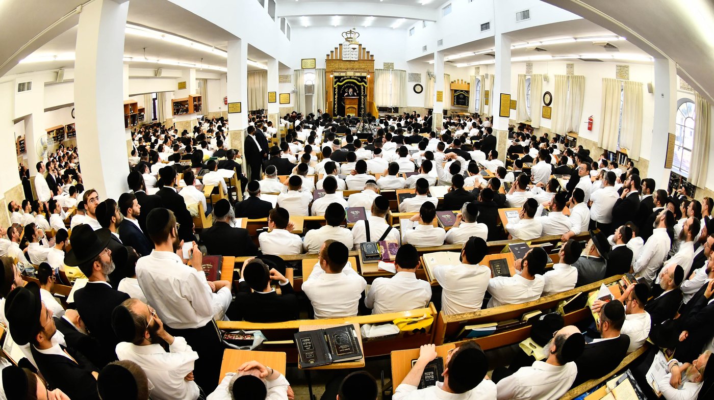 עצרת תפילה והתעוררות בישיבת מיר
