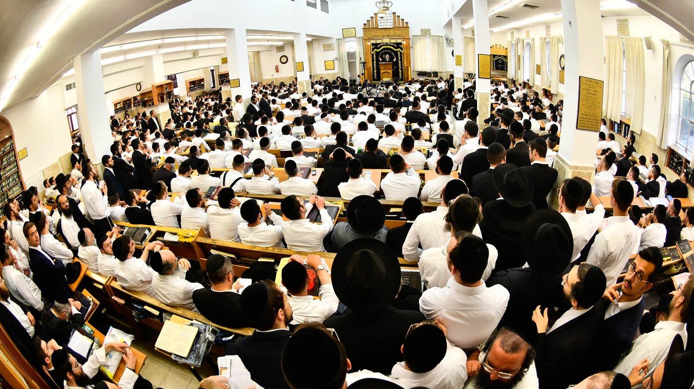 עצרת תפילה והתעוררות בישיבת מיר