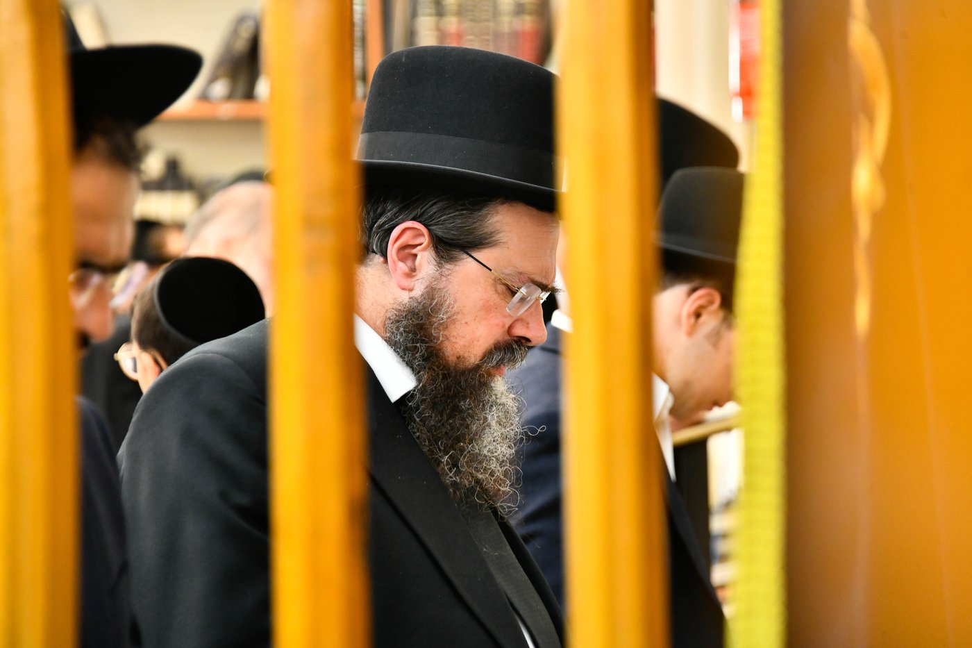 ראש ישיבת מיר בעצרת תפילה והתעוררות בישיבת מיר