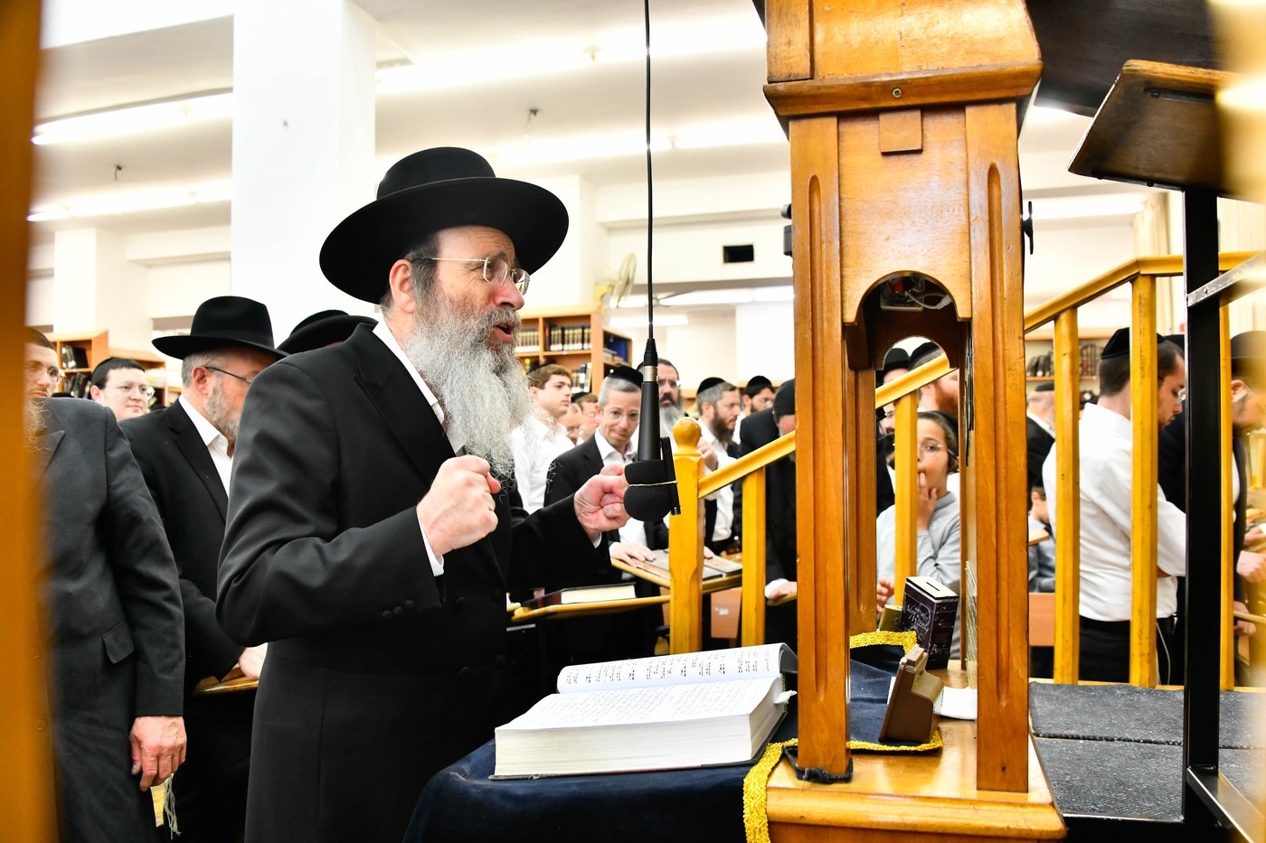 עצרת תפילה והתעוררות בישיבת מיר