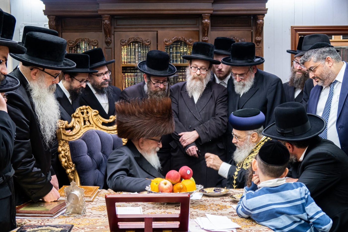 שיעור וביקור היסטורי של הראש"ל הגר"י יוסף בעיירה סקווירא | תיעוד מיוחד 