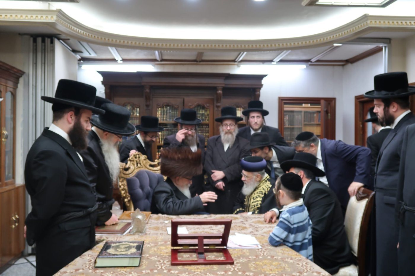 שיעור וביקור היסטורי של הראש"ל הגר"י יוסף בעיירה סקווירא | תיעוד מיוחד 