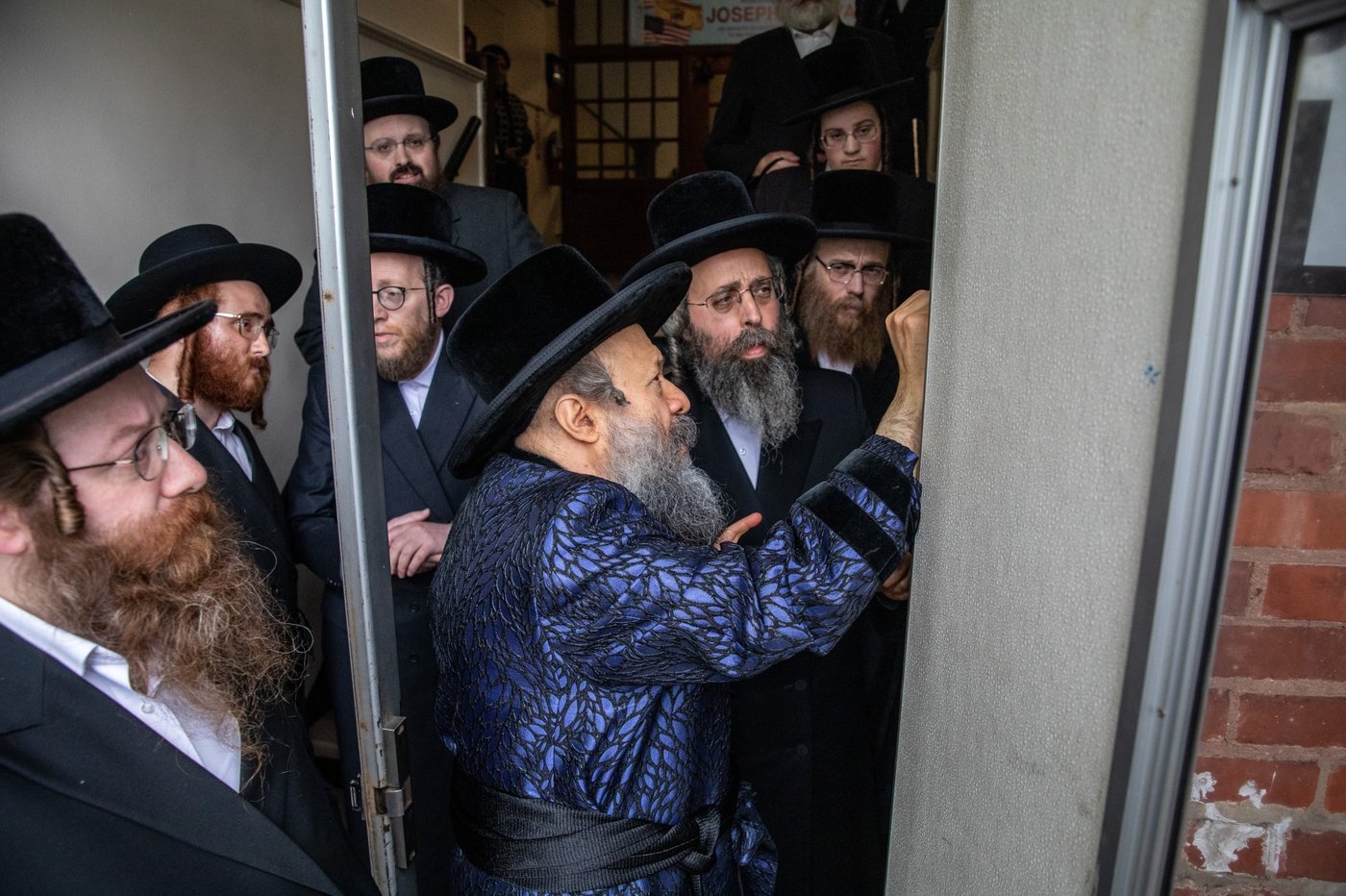 האדמו"ר מבאבוב 45 בביקור במוסדותיו ביוניאן