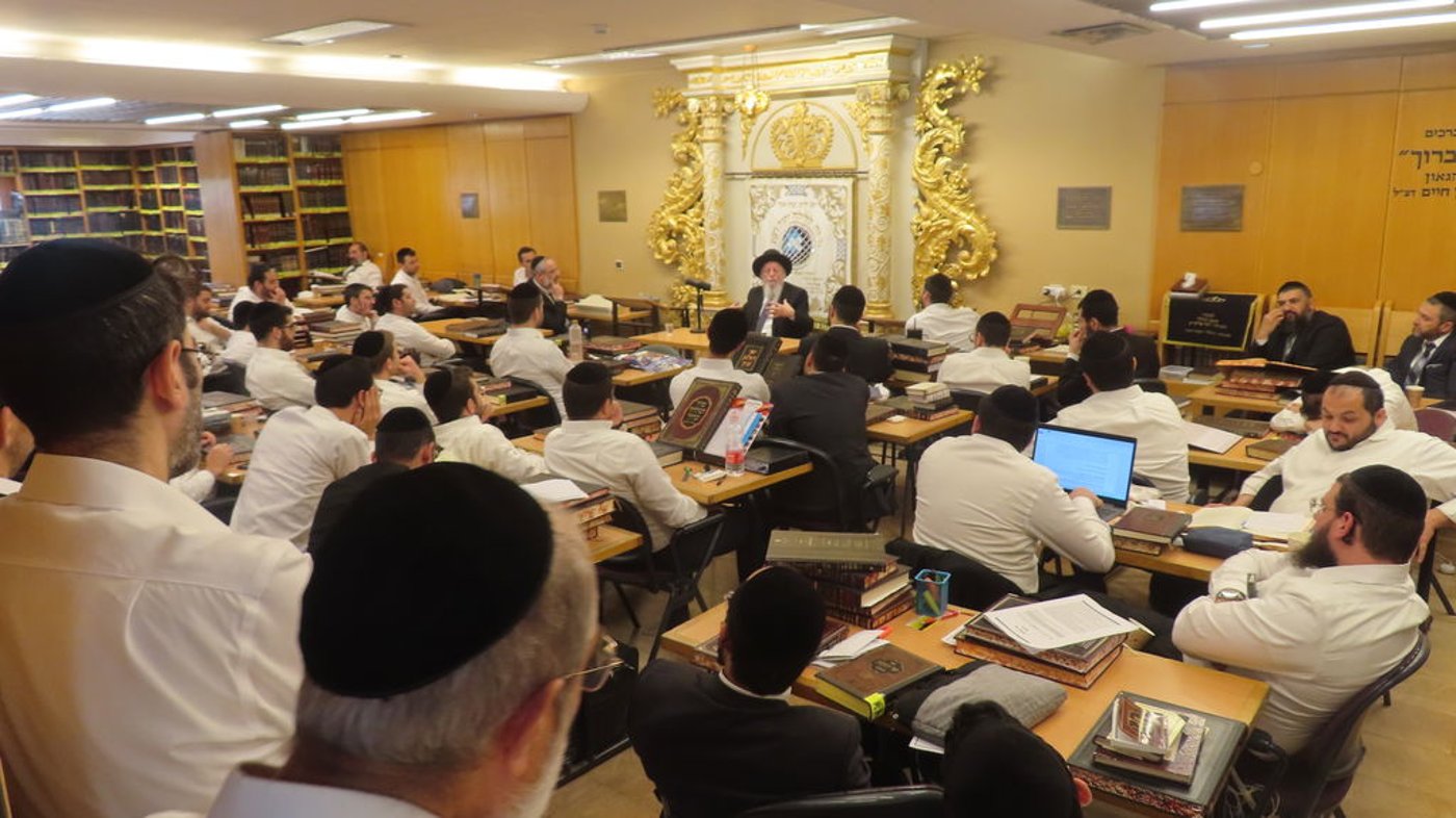 הגאון רבי שלמה ידידיה זעפראני בשיעור ב'יחווה דעת'