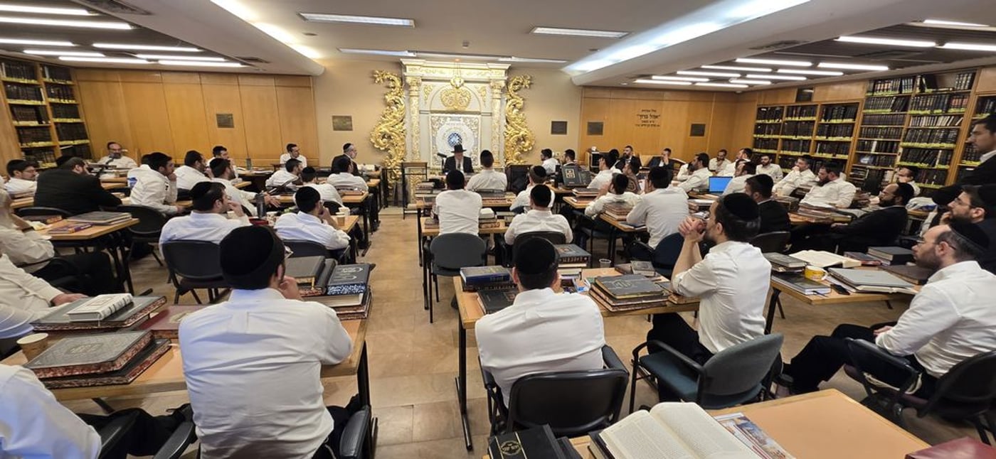 הגאון רבי שלמה ידידיה זעפראני בשיעור ב'יחווה דעת'