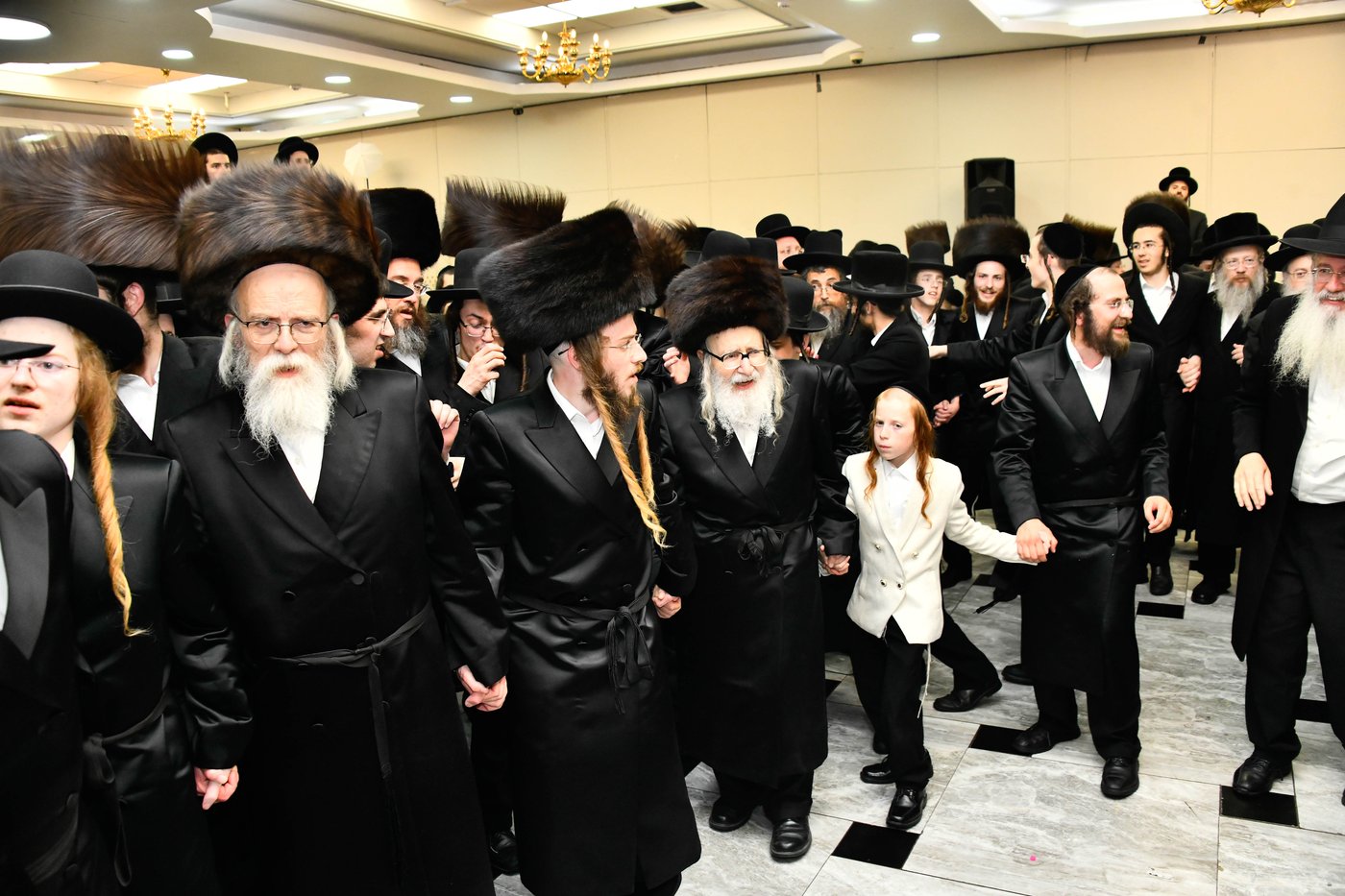האדמו"ר מאמשינוב בחתונה בבני ברק