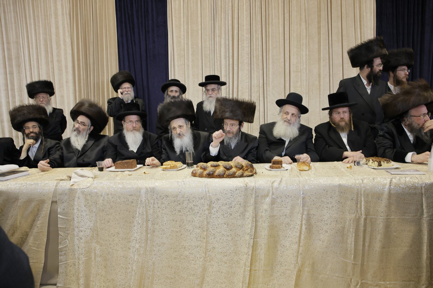 שמחת נישואי בן גאב"ד זוועהיל