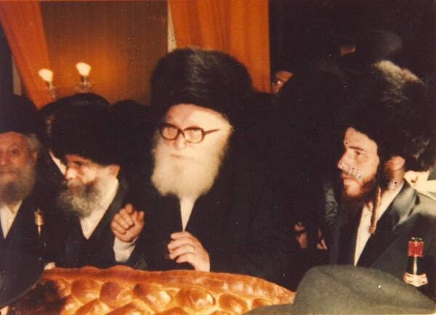 האדמו"ר ה'לב שמחה' בנישואי ראש הישיבה
