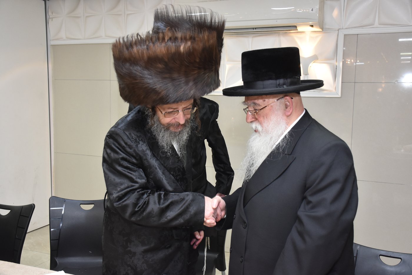 שמחת השבע ברכות לבן גאב"ד זוועהיל, ונכד הגה"צ רבי חיים צבי שפירא