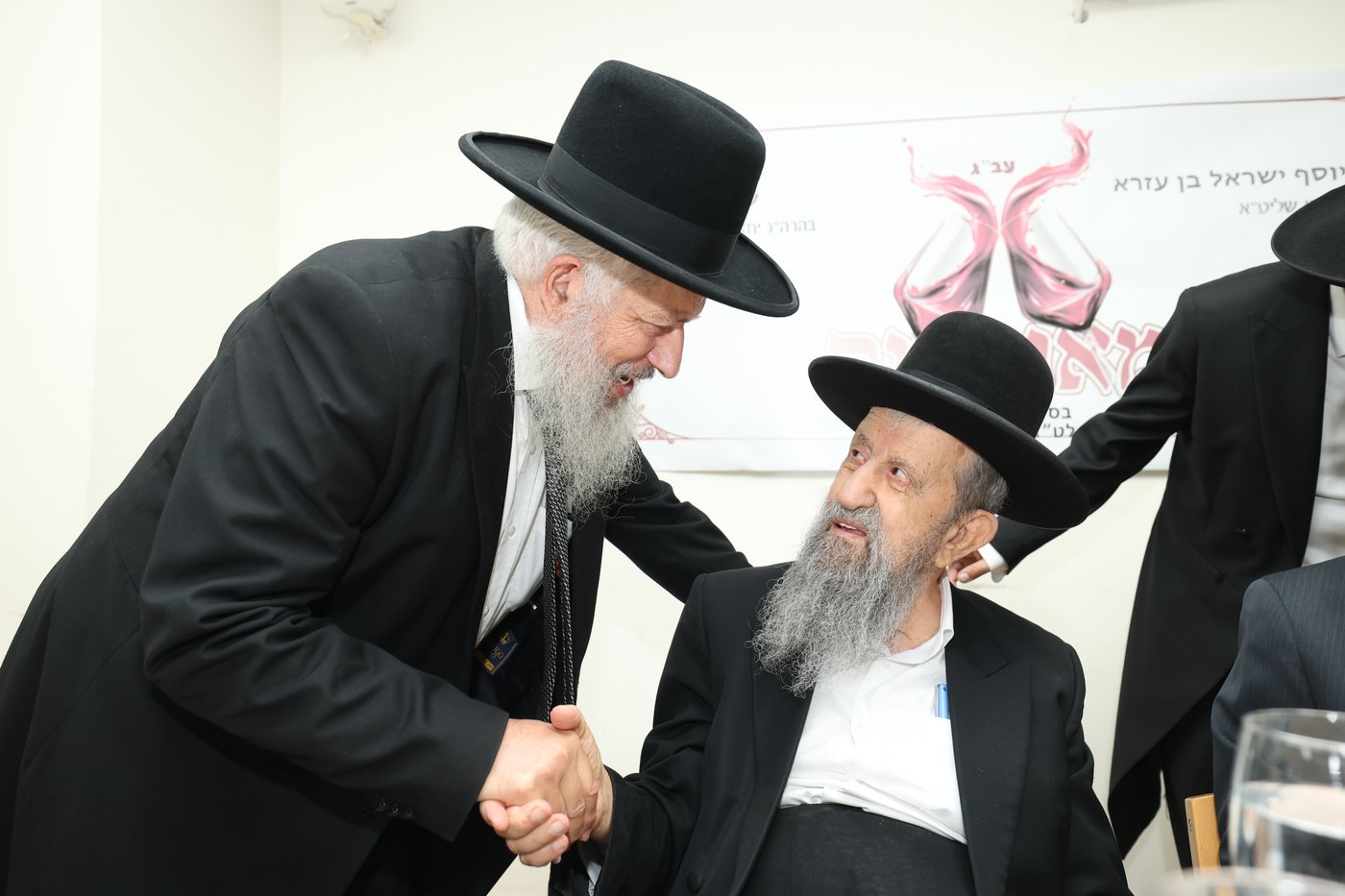 שמחת האירוסין לנכדם המשותף של הראשל"צ הגרש"מ עמאר והגאון ר' בן ציון מוצפי 