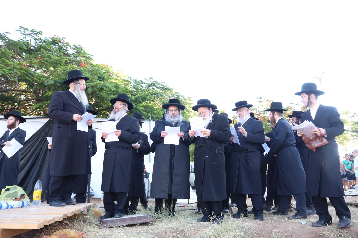 הרה"צ רבי חיים צבי מייזליש בעצרת מחאה ביהוד