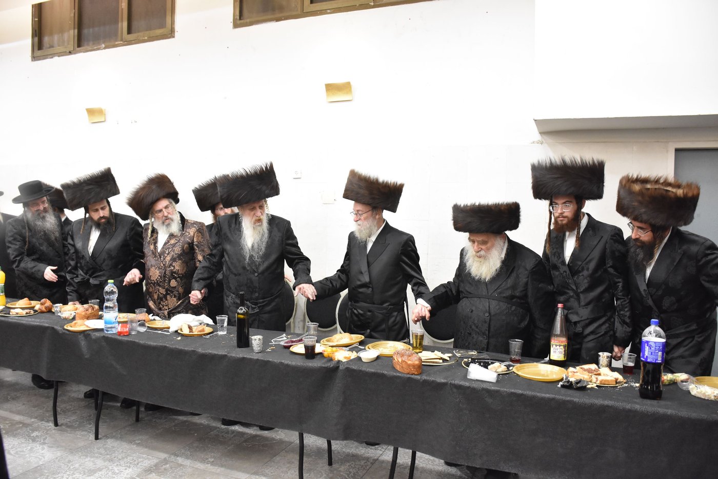 שמחת שבע הברכות בחצרות מאקאווא - טשארנוביל - קאסאן 