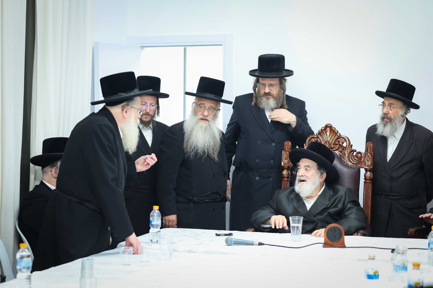 כינוס רבני ויז'ניץ במעון האדמו"ר במושב אורה