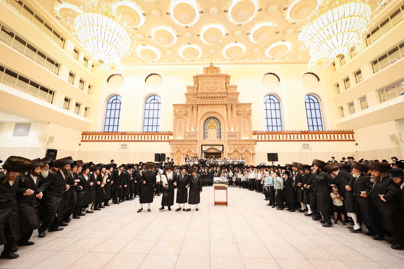 הכנסת ספר תורה לע"נ הר"ר ישראל נח ויזל ז"ל