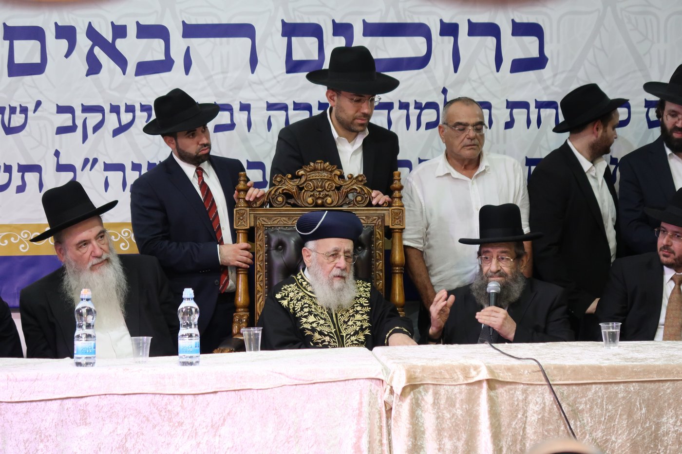 הראשל"צ הגר"י יוסף בביקור בשכונת הסופרים