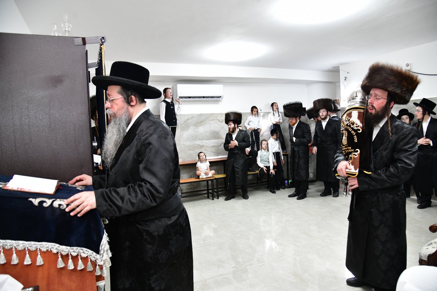 הכנסת ספר תורה לביהמ"ד 'שבט הלוי' באלעד