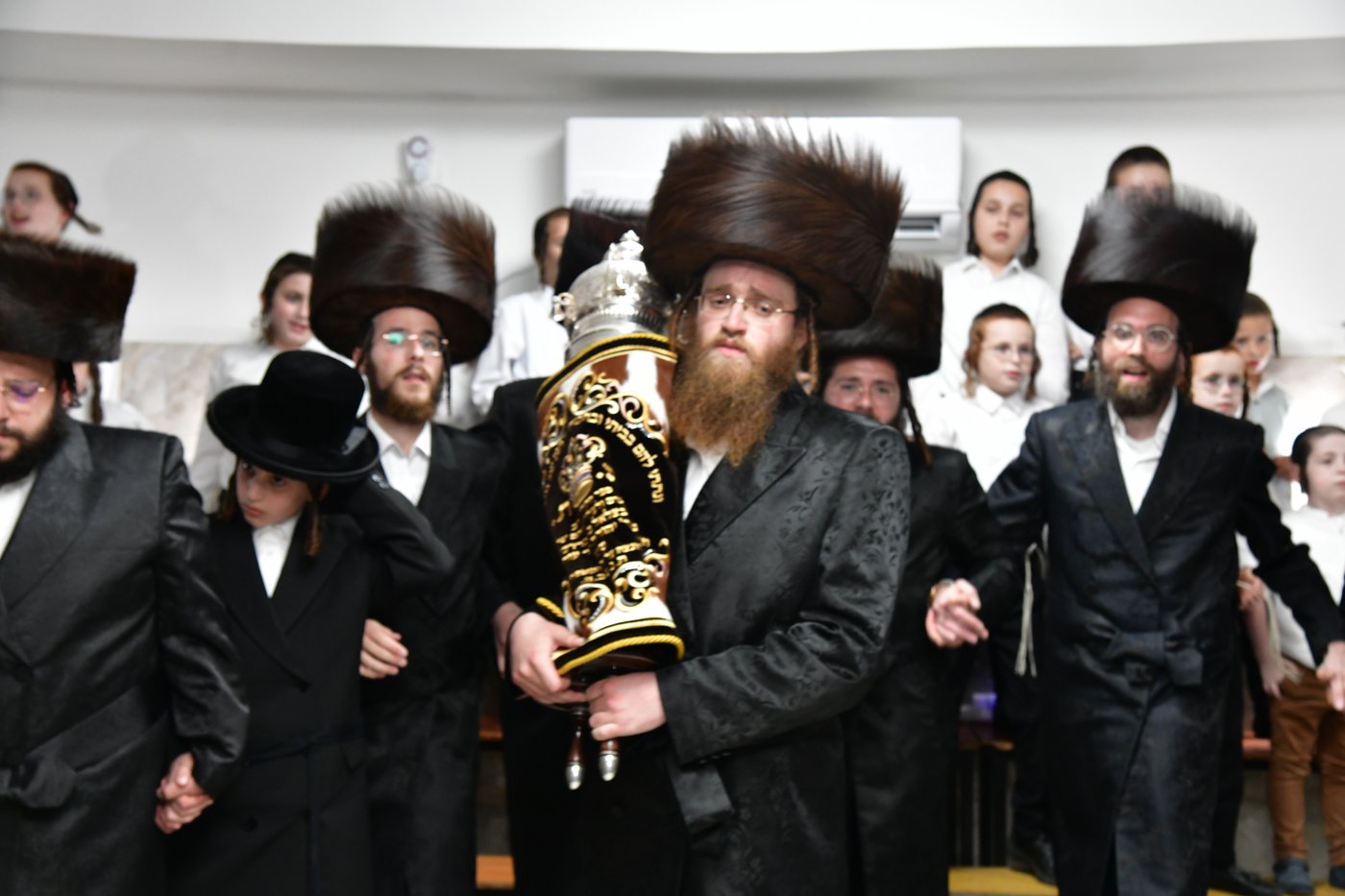הכנסת ספר תורה לביהמ"ד 'שבט הלוי' באלעד