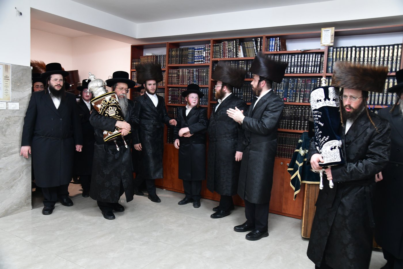 הכנסת ספר תורה לביהמ"ד 'שבט הלוי' באלעד