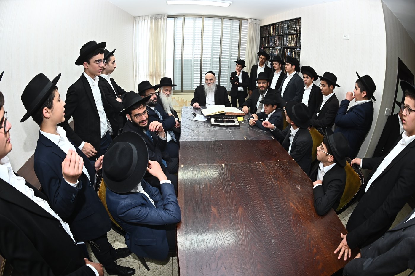 ילדי סוכת דוד אצל הגר"ח פיינשטיין