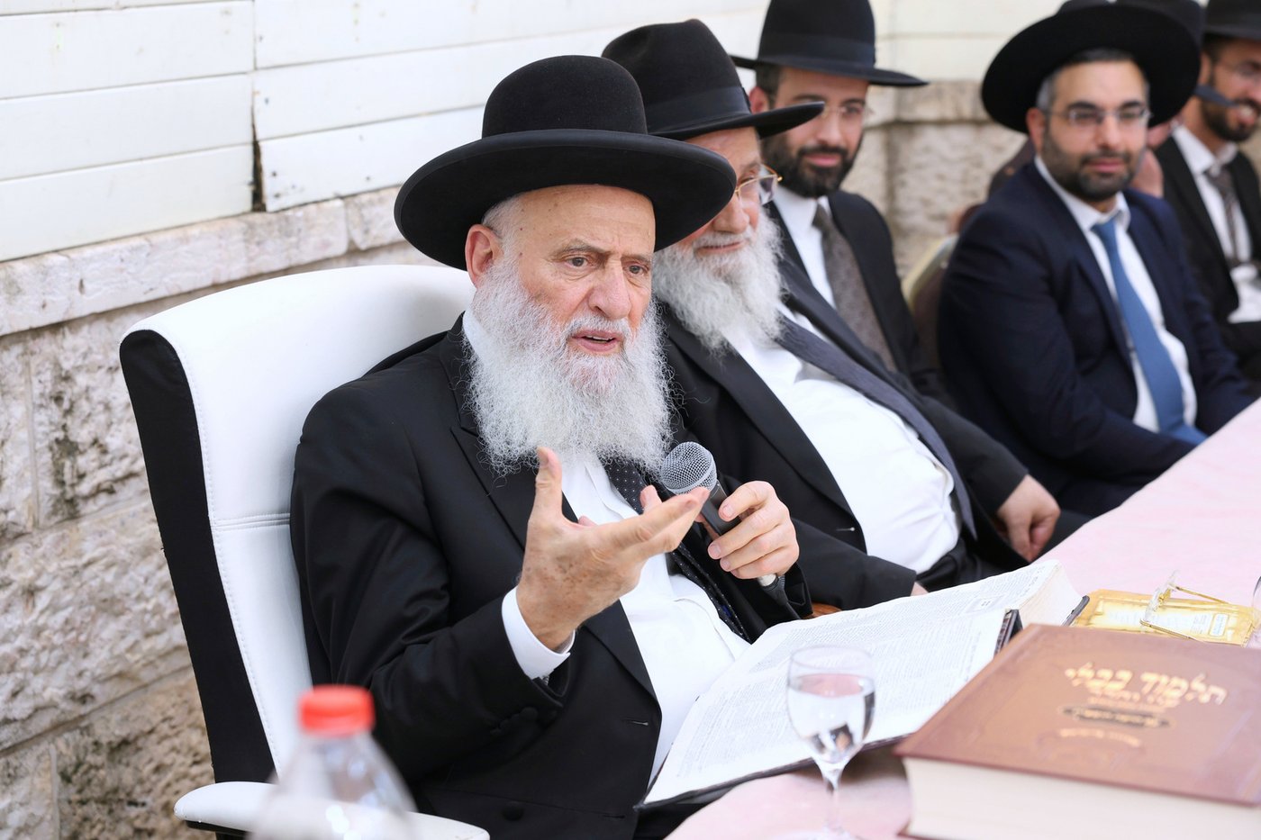 תלמידי 'לבב חכמה' במבחן סיכה אצל הגר"ר אלבז