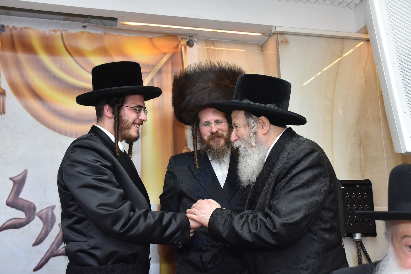 שמחת אירוסי בת הזקונים של האדמו"ר מראדזין