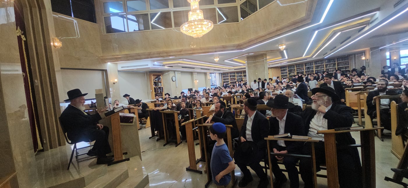 הילולת הגרי"ש אלישיב זצוק"ל אצל חתנו הגר"י זילברשטיין 