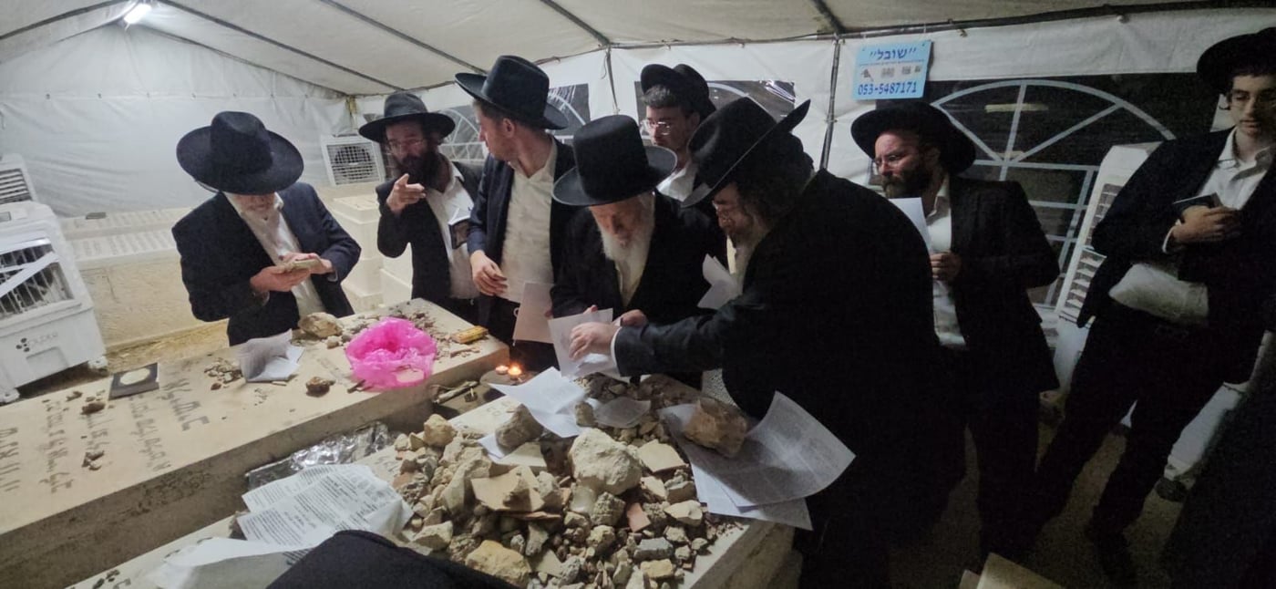 הילולת הגרי"ש אלישיב זצוק"ל אצל חתנו הגר"י זילברשטיין 