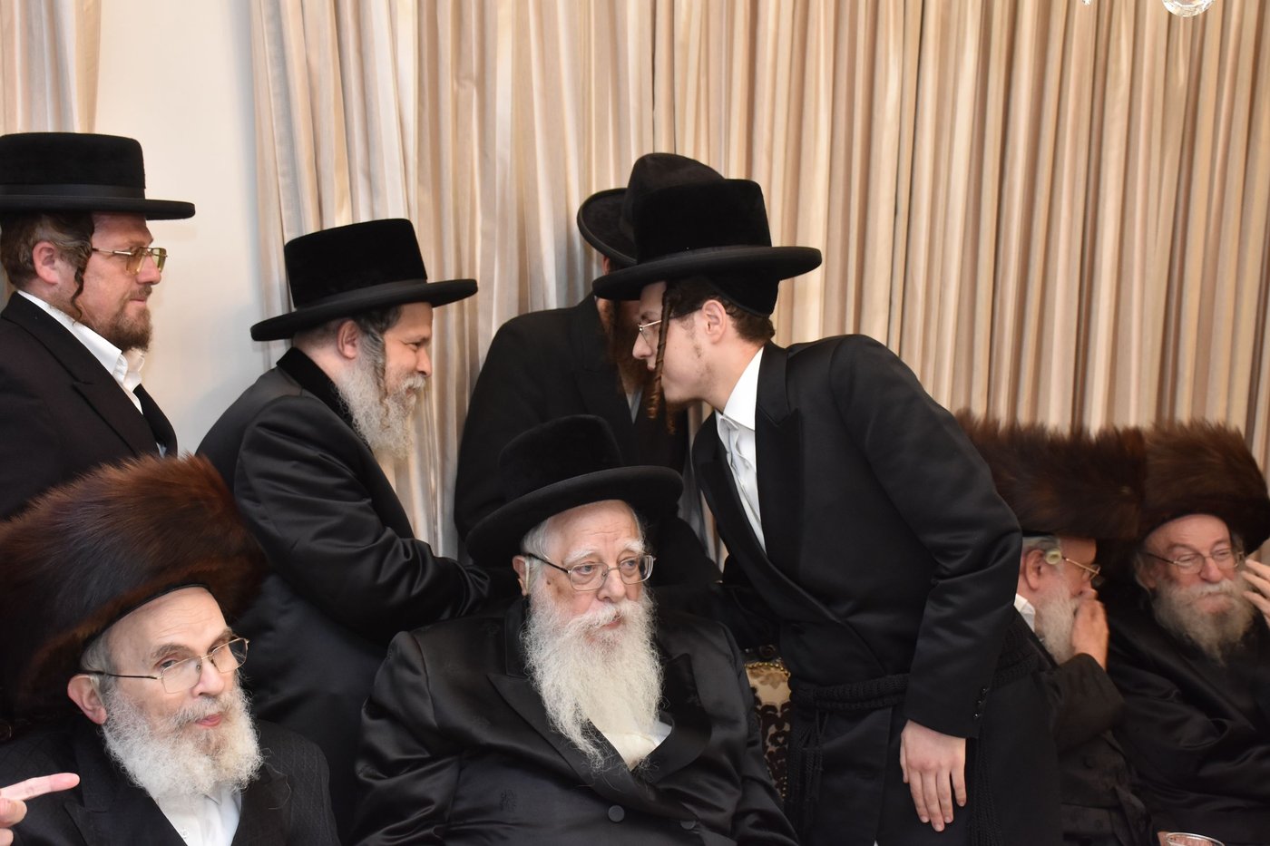 שמחת אירוסי בת רבי יעקב מאיר שפירא, עם נכד הגר"מ דייטש