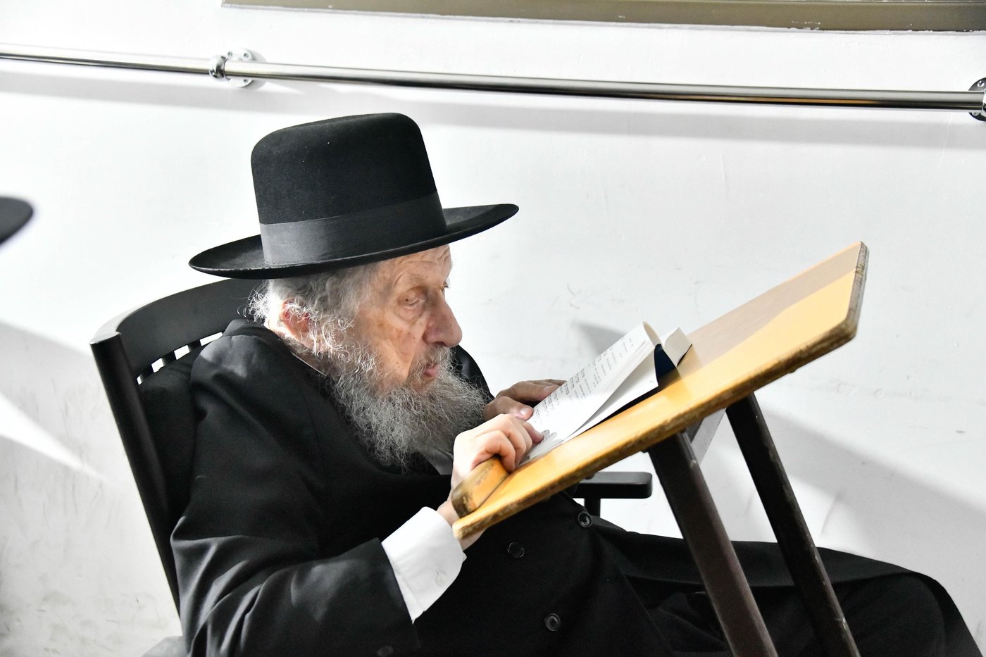 ליל תשעה באב אצל הגר"ד לנדו
