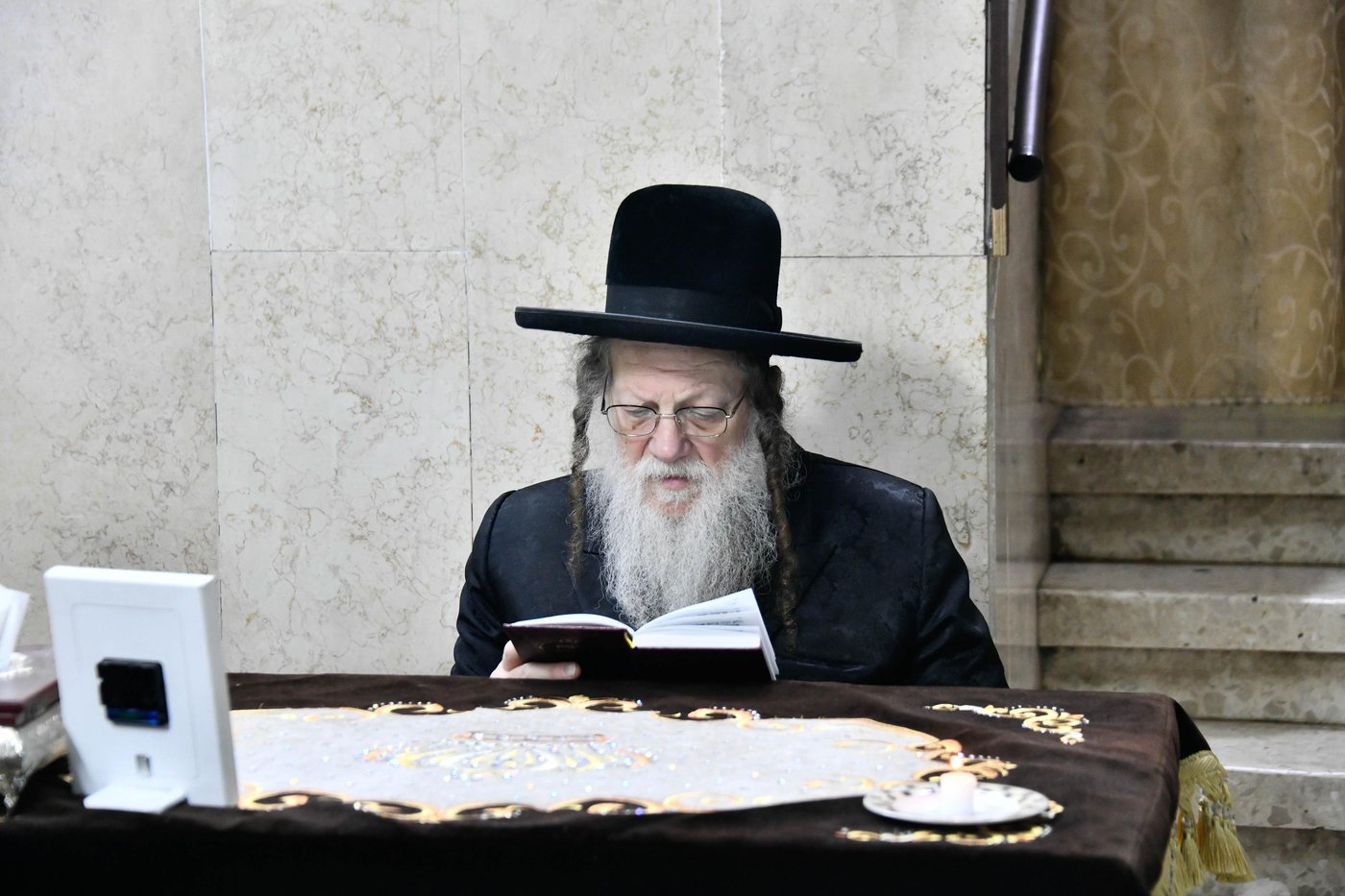 תשעה באב בחצה"ק מודז'יץ