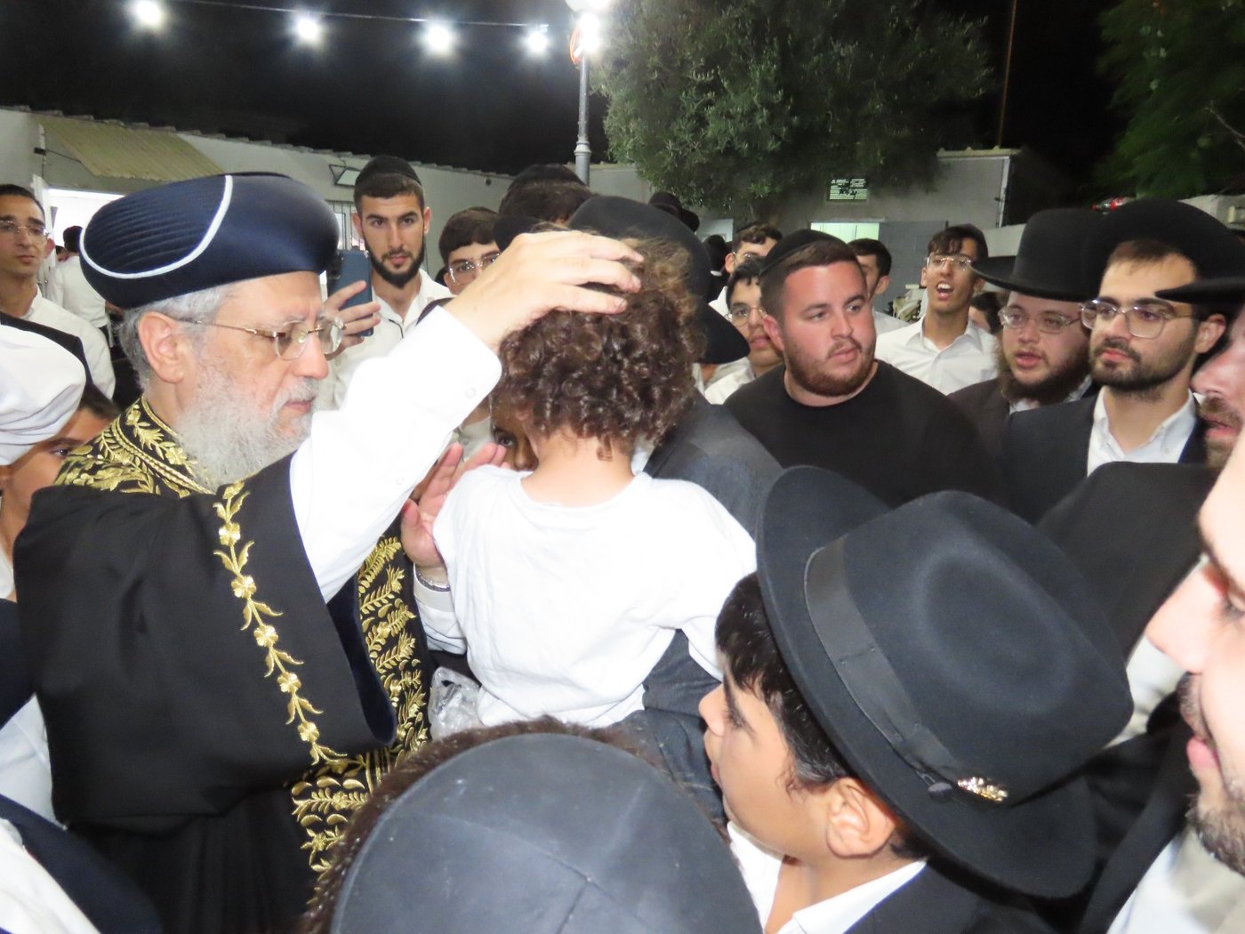 הראשל"צ הגר"ד יוסף במעמד פתיחת ישיבות בין הזמנים בקרית גת