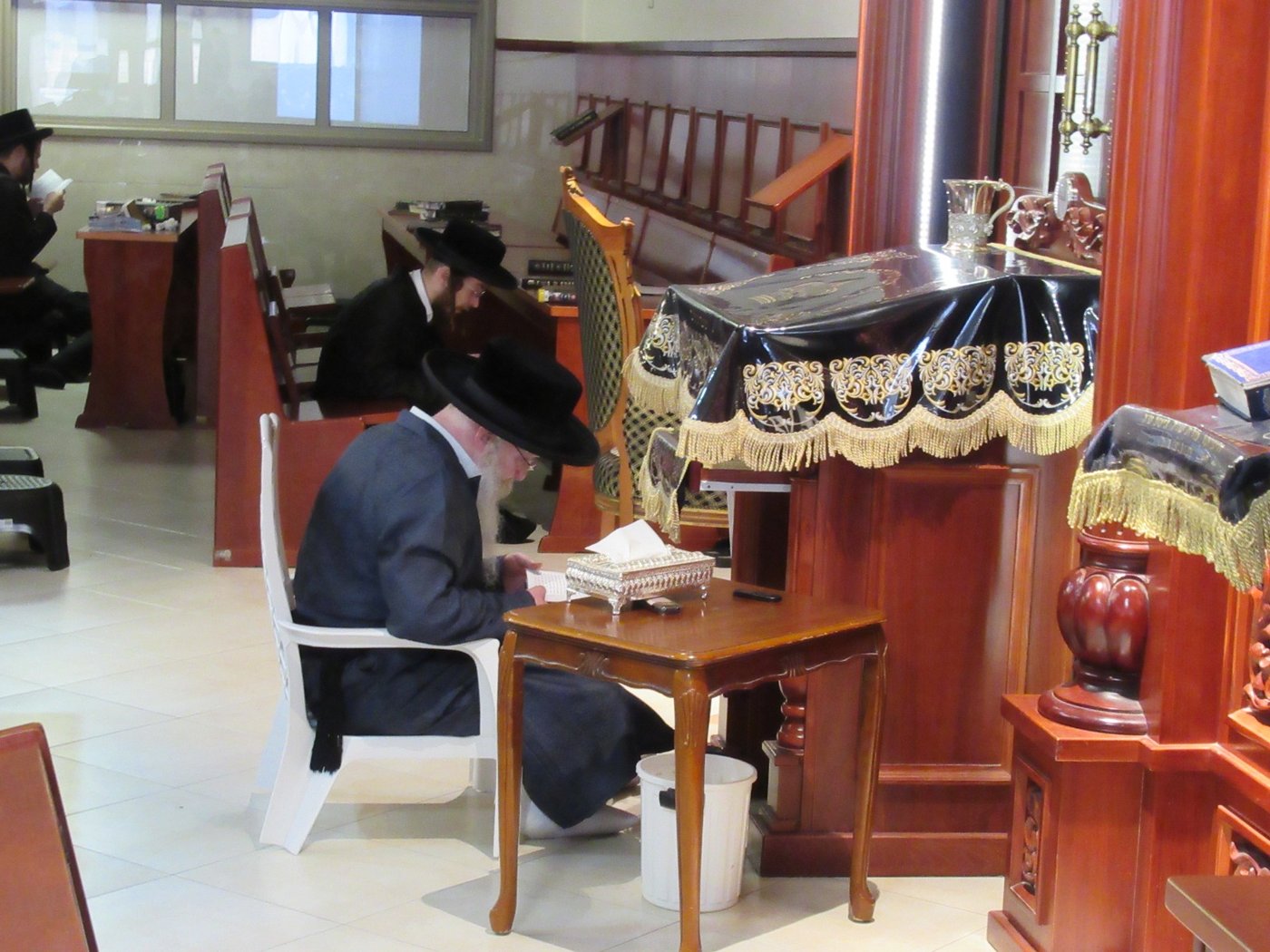 תשעה באב בחצה"ק קרעטשניף ק"ג