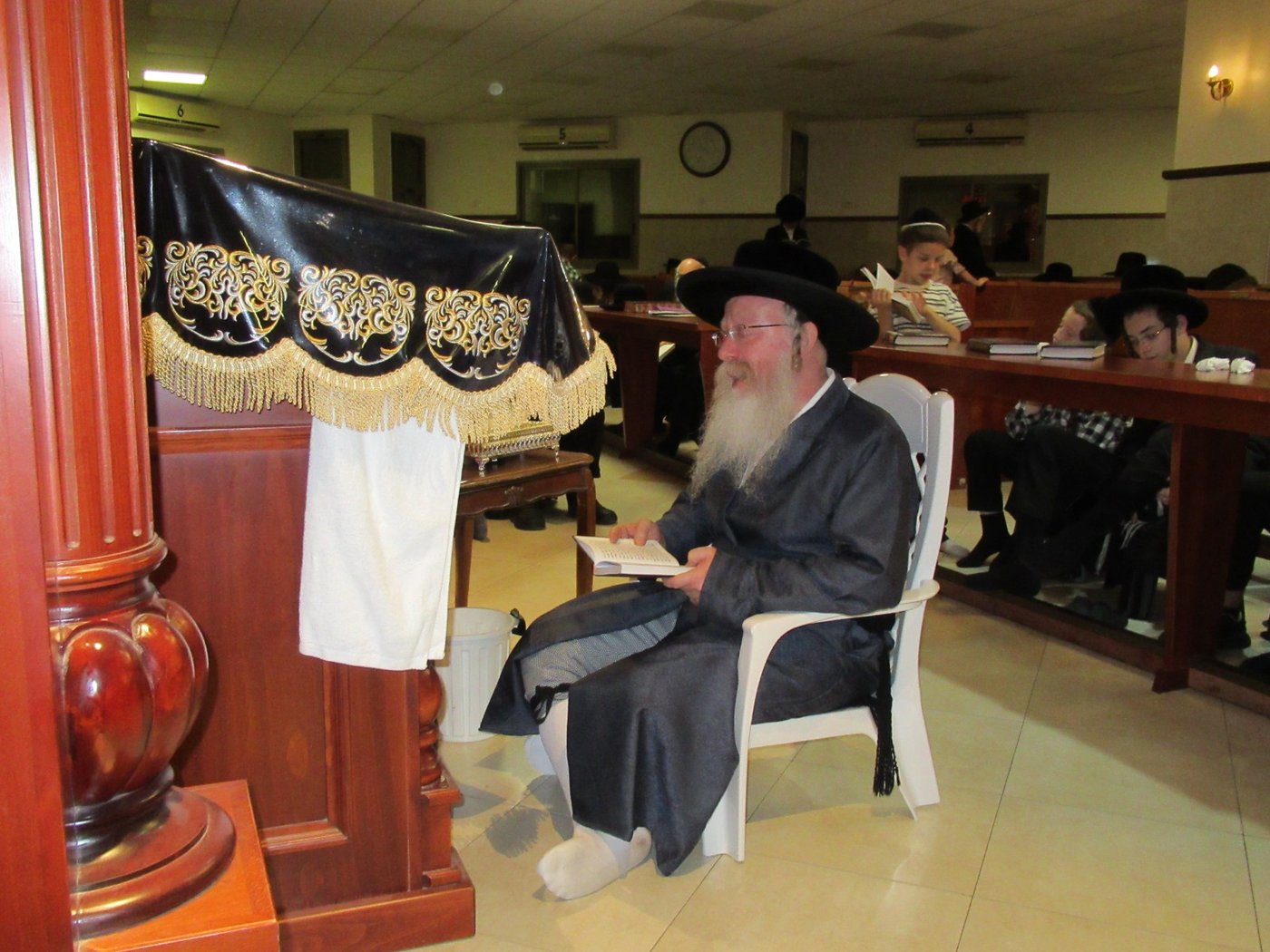 תשעה באב בחצה"ק קרעטשניף ק"ג