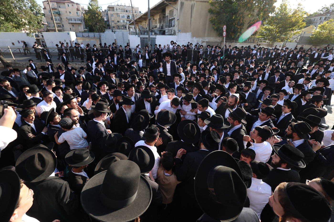 עצרת האלפים בירושלים נכח גזירת הגיוס בראשות גדולי ישראל