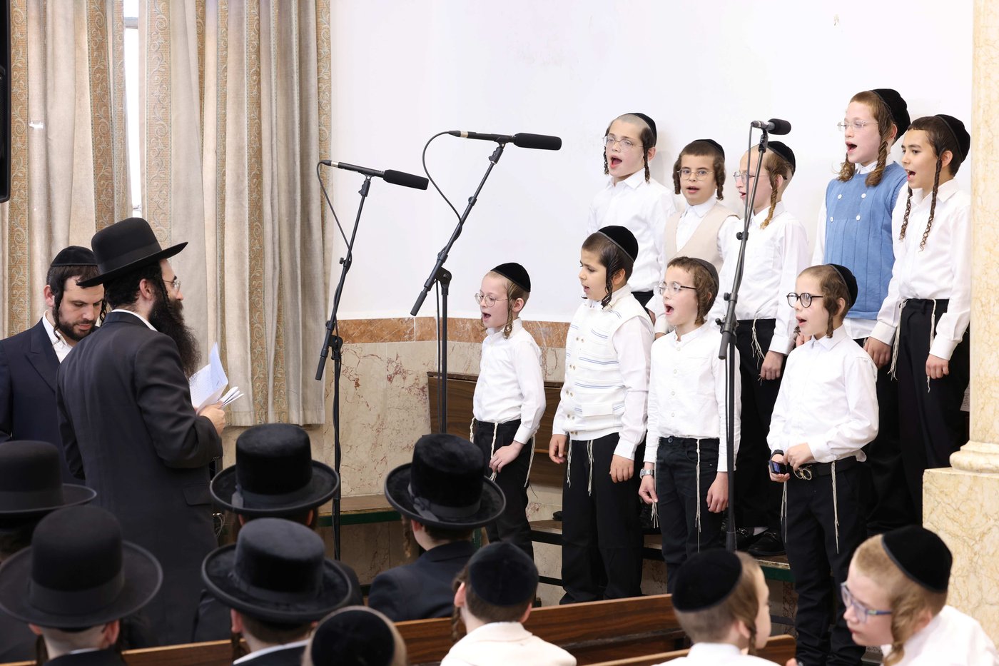 מעמד חלוקת פרסים בת"ת 'חיי עולם' 