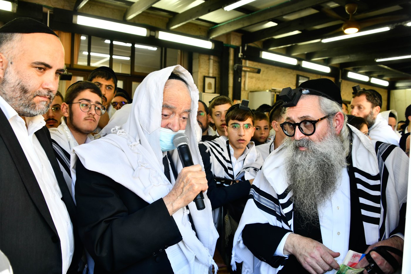 ברכת כהנים עם מאות כהנים בשטיבלך המרכזי בשכונת הר נוף