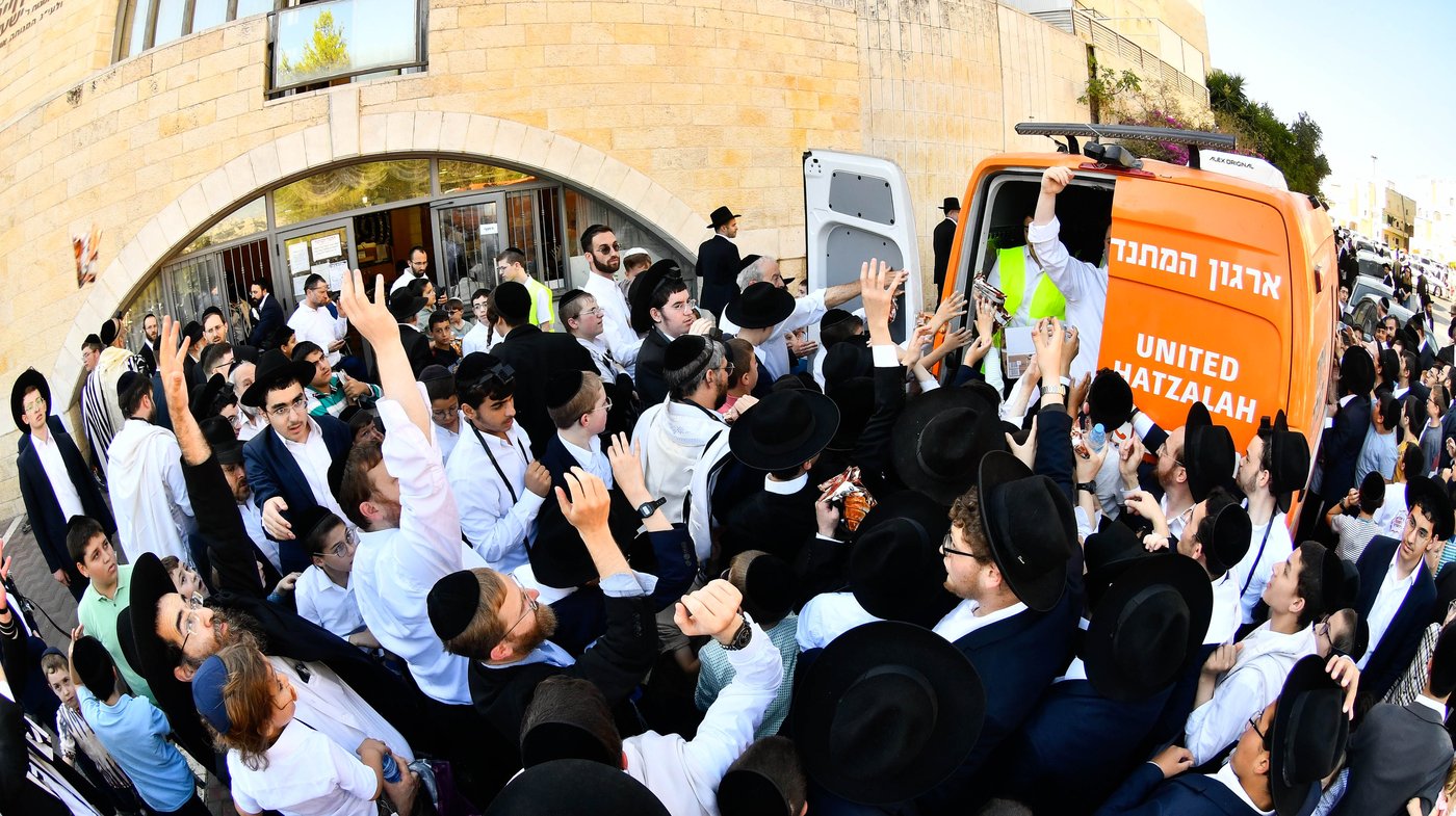 ברכת כהנים עם מאות כהנים בשטיבלך המרכזי בשכונת הר נוף