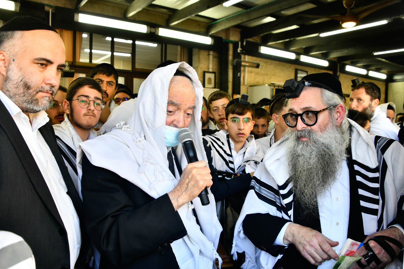 ברכת כהנים עם מאות כהנים בשטיבלך המרכזי בשכונת הר נוף