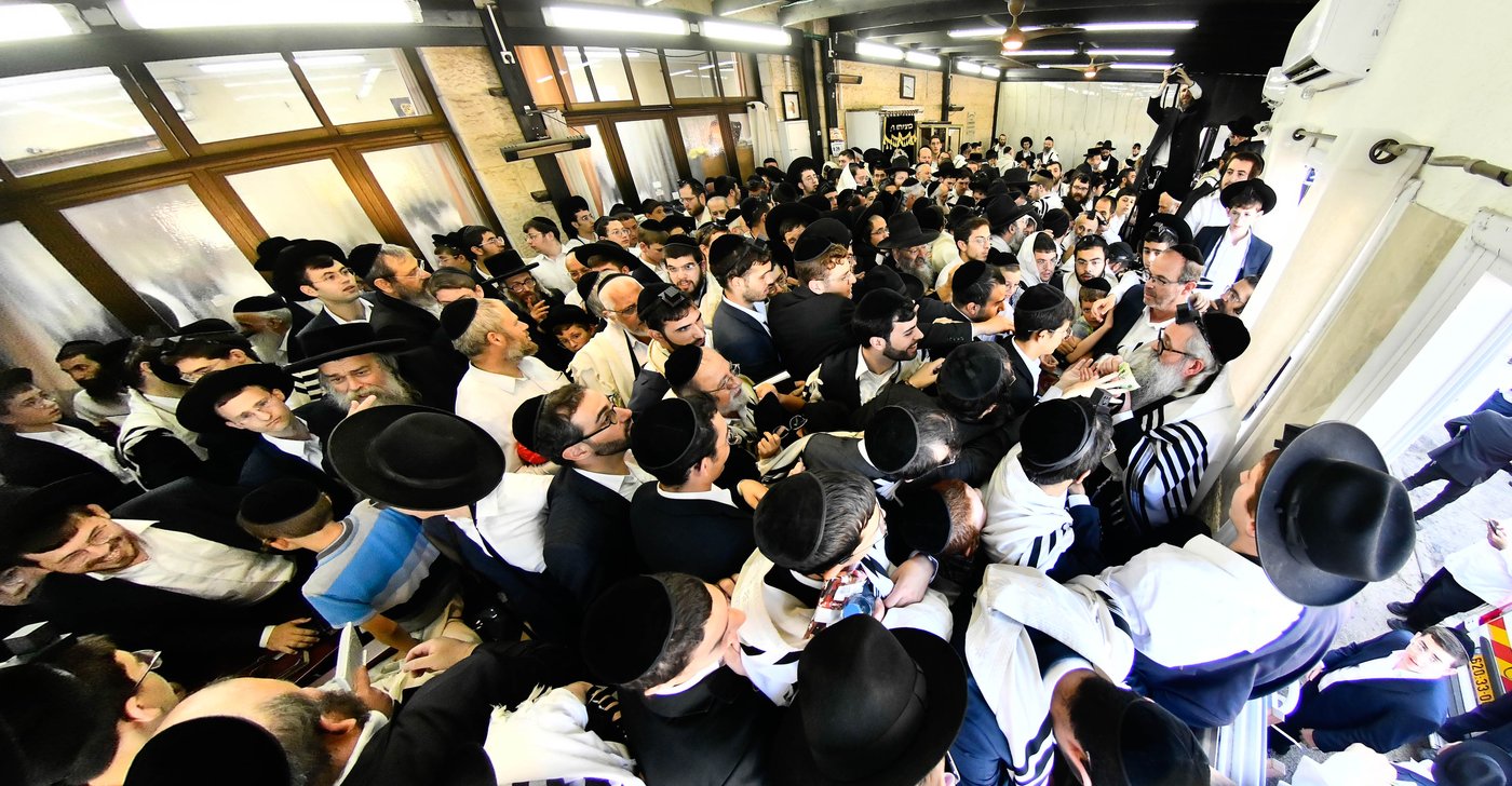 ברכת כהנים עם מאות כהנים בשטיבלך המרכזי בשכונת הר נוף