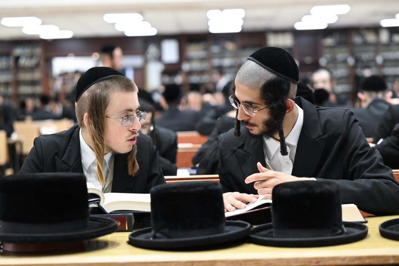 פתיחת הזמן בישיבות צאנז